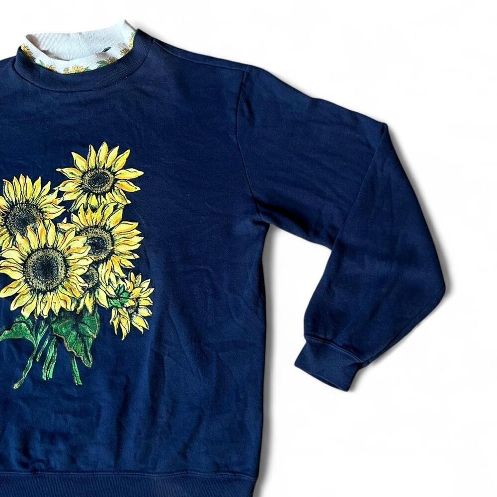 Vintage “Blair” 100% acrylic Navy blue glittery painted sunflower crewneck. - Picture 2 of 8